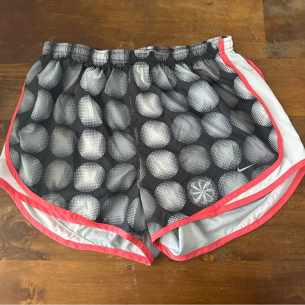 Nike Women's Black and Gray Patterned Athletic Shorts size Large